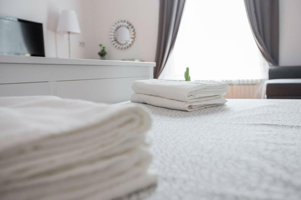 Oberiter Apartments - Center Of Zagreb, Fast Wifi, Ac, Kitchen, Parking Zewnętrze zdjęcie