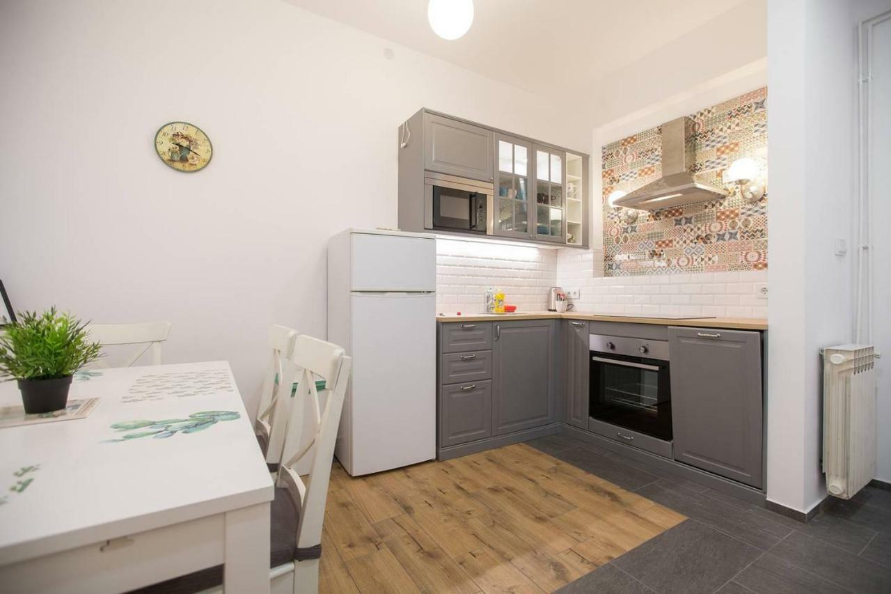 Oberiter Apartments - Center Of Zagreb, Fast Wifi, Ac, Kitchen, Parking Zewnętrze zdjęcie